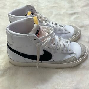 Nike Blazer Vintage High Top Sneaker Black & White Size US 9